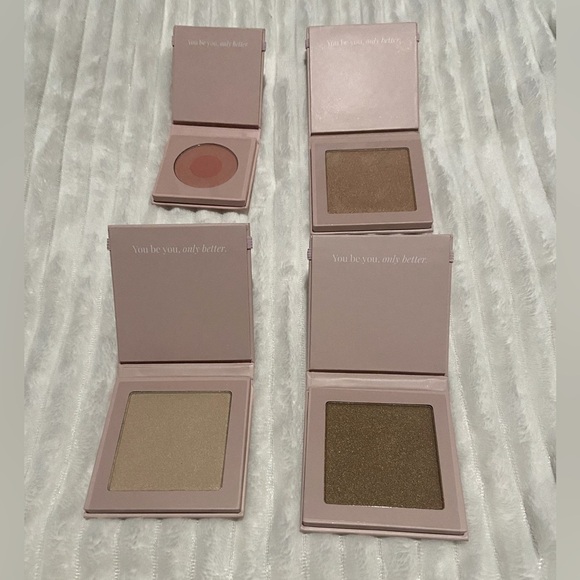 4 piece Makeup bundle New in Box MOTD 1 blush and 3 highlighting powders - Picture 6 of 8